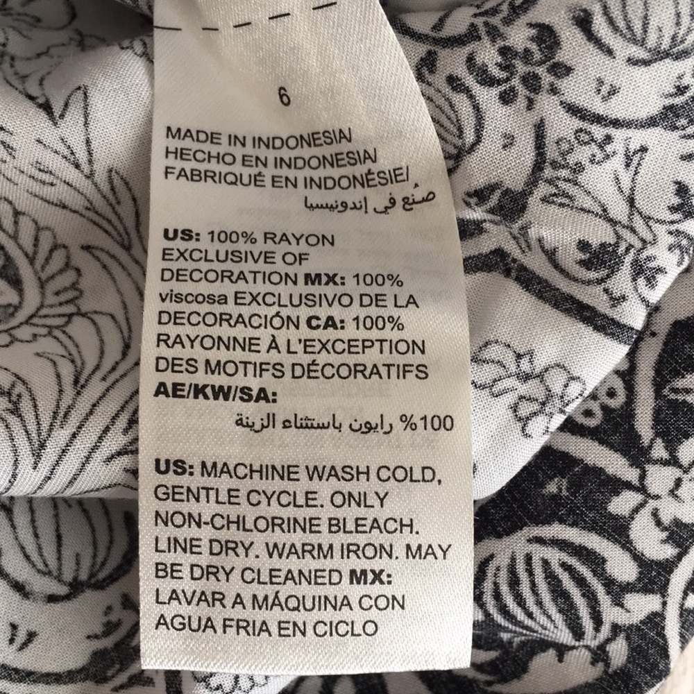 WHBM tunic top. Black & White. Sz 6 - Picture 6 of 6
